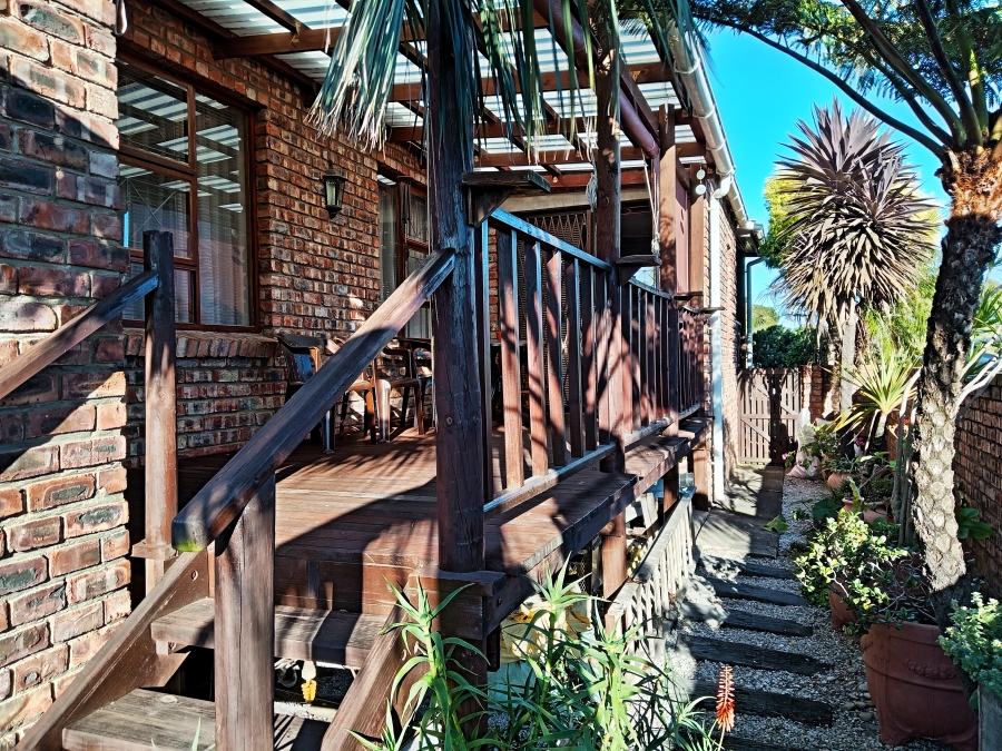 3 Bedroom Property for Sale in Strelitzia Park Eastern Cape